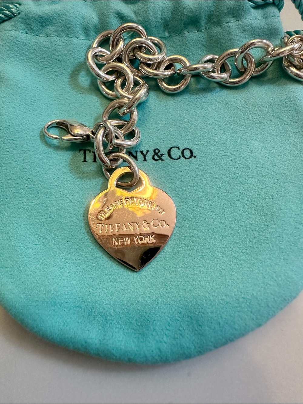 Tiffany & Co. bracelet with Gold Plated Toggle Heart Tag Charm - Authentic - Picture 5 of 6